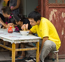 Comiendo en la calle